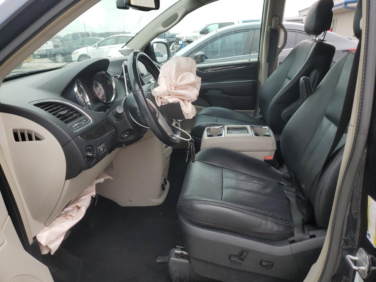 2014 Chrysler Town & Country Touring L VIN: 2C4RC1CG5ER329724 Lot: 53621375