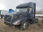 Elgin, IL에서 판매 중인 2011 Volvo Vnl Semi Truck - Front End