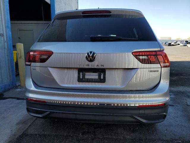  VOLKSWAGEN TIGUAN 2022 Серый