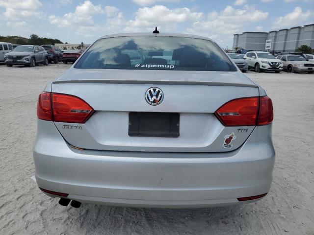  VOLKSWAGEN JETTA 2012 Серебристый