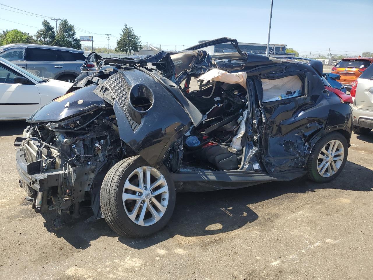 2011 Nissan Juke S продається в Moraine, OH - All Over