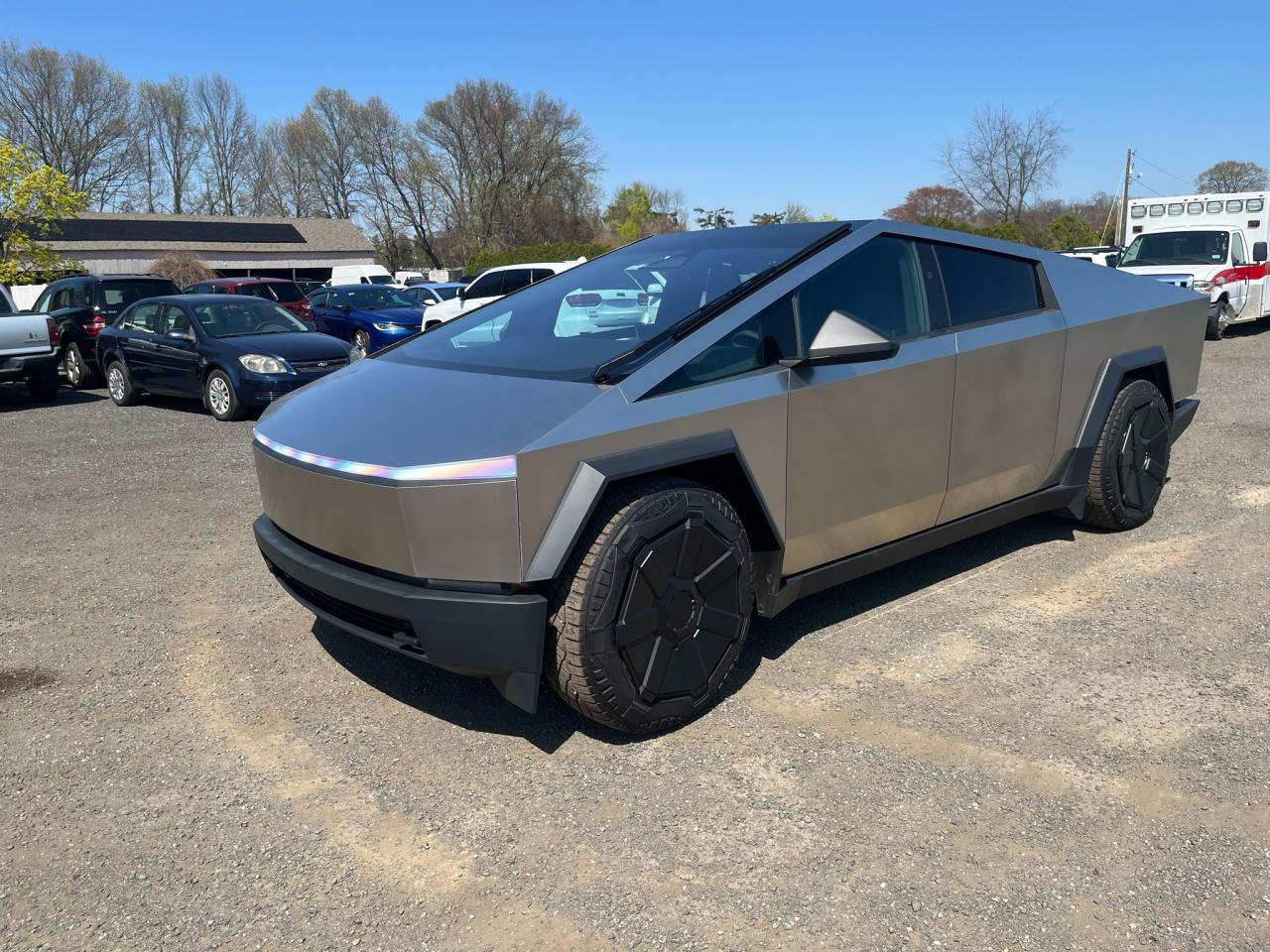 2024 Tesla Cybertruck للبيع في East Granby، CT - Minor Dent/Scratches