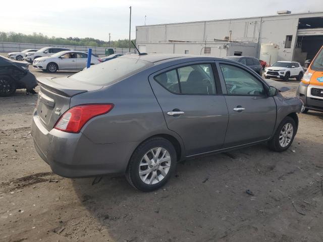  NISSAN VERSA 2018 Серый