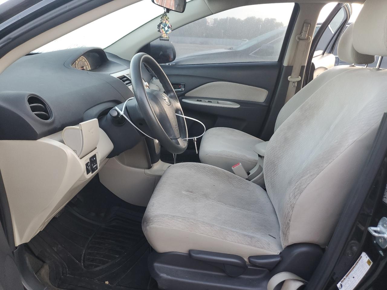 2008 Toyota Yaris VIN: JTDBT923281275175 Lot: 54000935