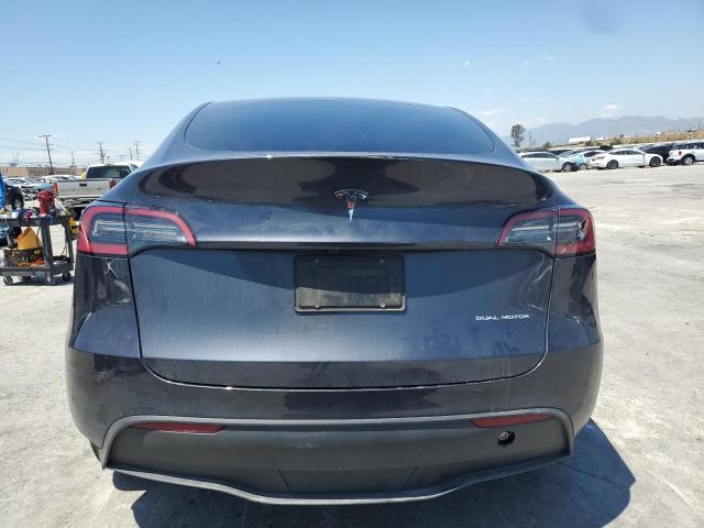 TESLA MODEL Y 2024 Серый
