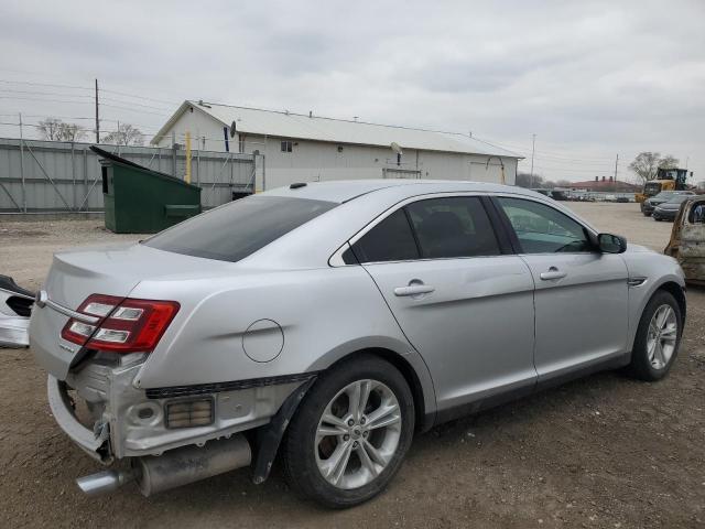 Sedans FORD TAURUS 2015 Srebrny