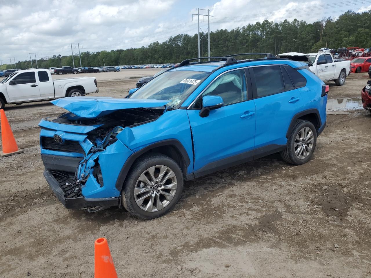 2021 Toyota Rav4 Xle Premium for Sale in Greenwell Springs, LA - Front End