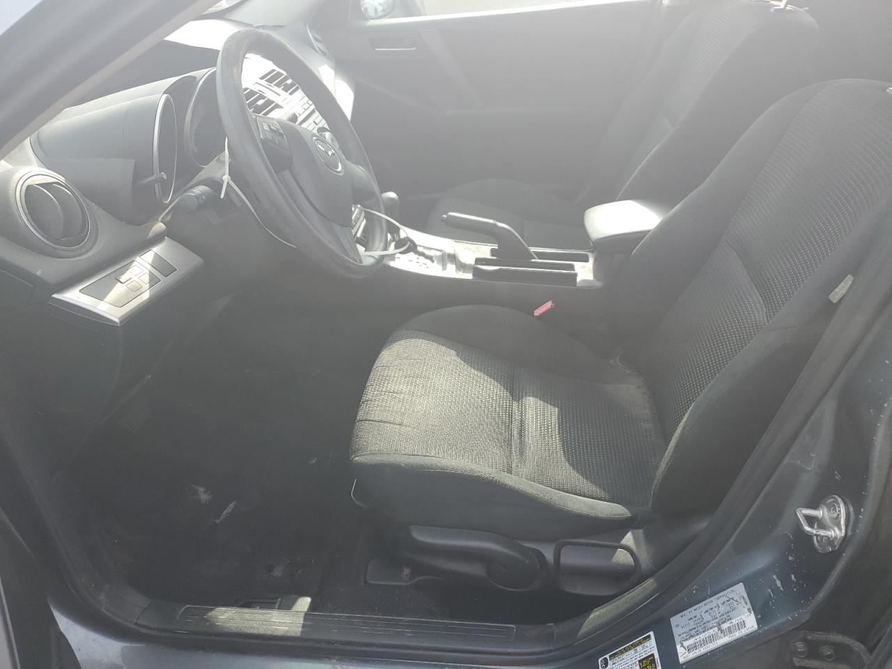 2013 Mazda 3 - Image 7
