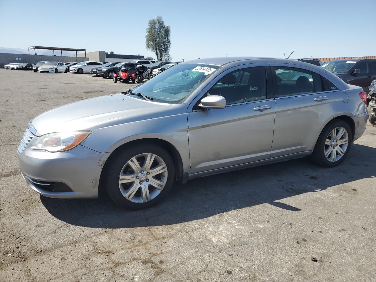 2013 Chrysler 200 Lx for Sale in North Las Vegas, NV - Minor Dent/Scratches