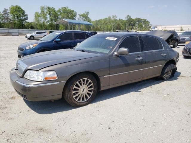 2004 Lincoln Town Car Ultimate