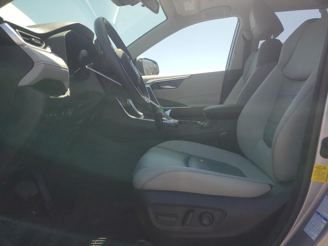 2022 Toyota Rav4 Xle Premium VIN: JTMB6RFV0ND520097 Lot: 53313675