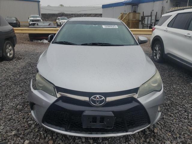  TOYOTA CAMRY 2016 Srebrny