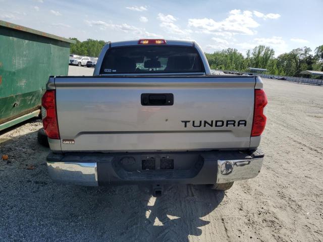  TOYOTA TUNDRA 2018 Сріблястий