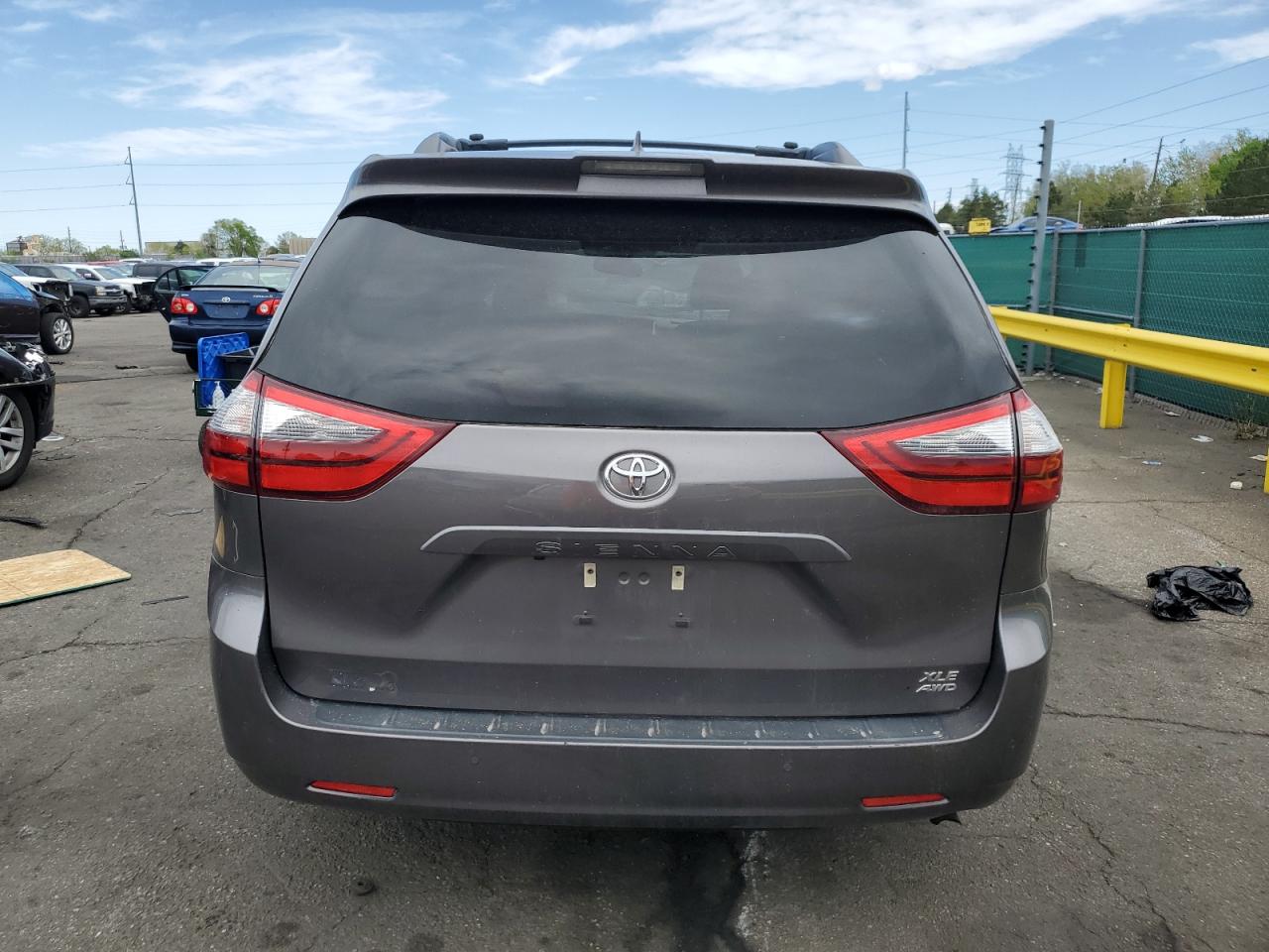 2020 Toyota Sienna Xle VIN: 5TDDZ3DC0LS242575 Lot: 54747655