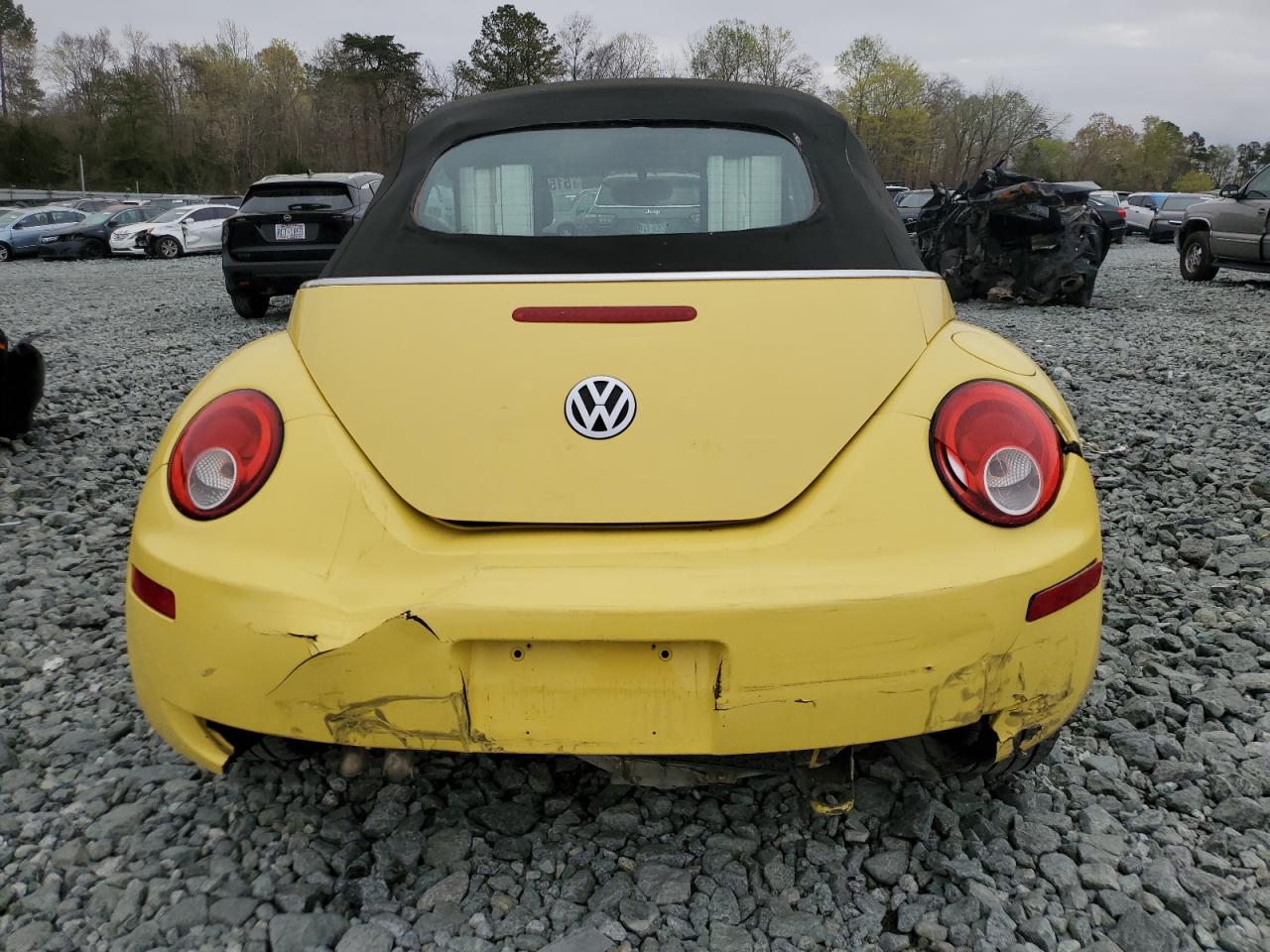2007 Volkswagen New Beetle Convertible Option Package 1 VIN: 3VWRF31Y87M403112 Lot: 51576355