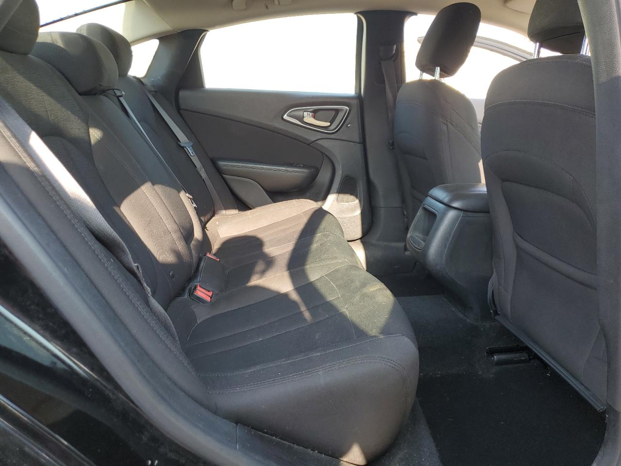 2015 Chrysler 200 Limited VIN: 1C3CCCAB4FN712386 Lot: 55240165