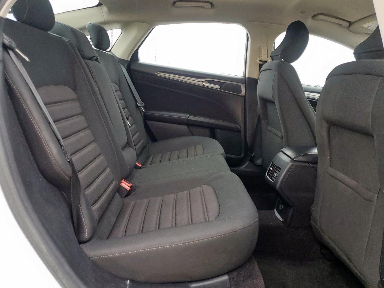 2019 Ford Fusion Se VIN: 3FA6P0LU7KR124926 Lot: 54041335