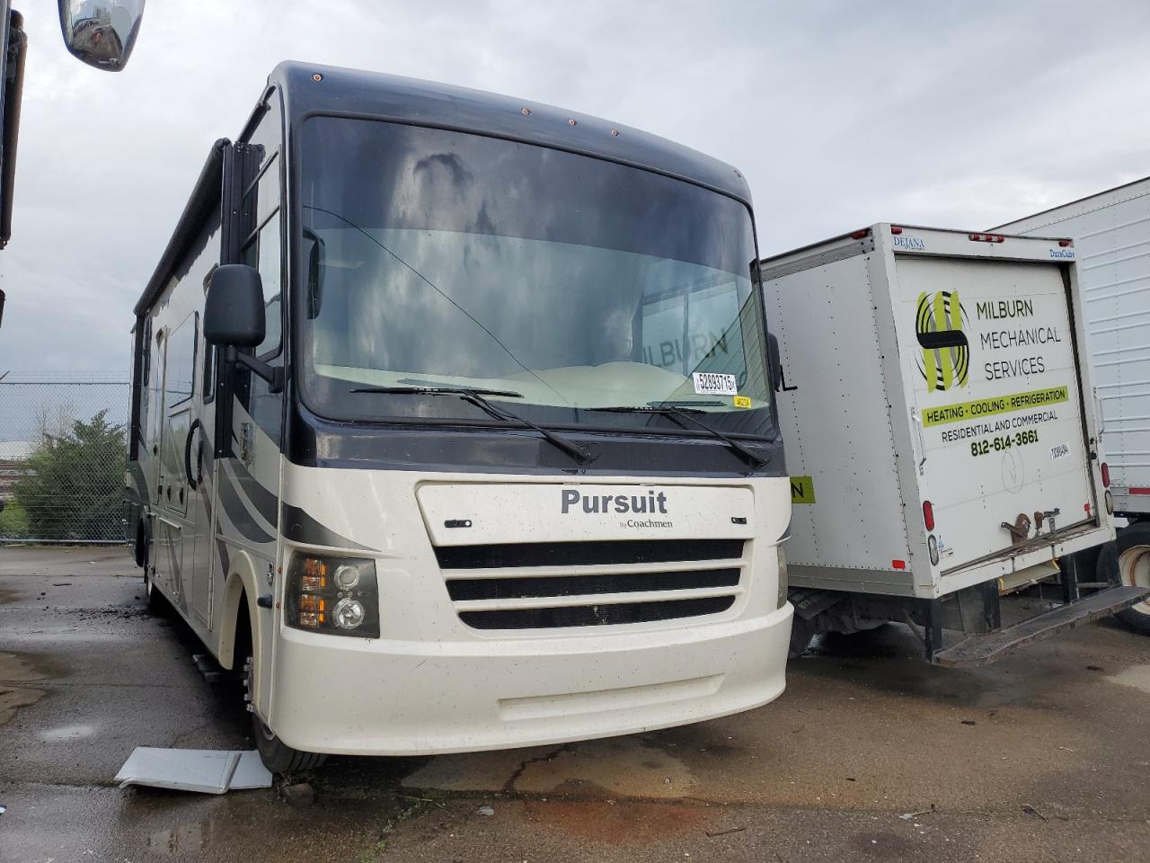 Moraine, OH에서 판매 중인 2018 Ford F53 - Minor Dent/Scratches