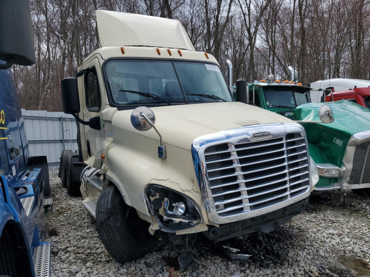2017 Freightliner Cascadia Semi Truck de vânzare în West Warren, MA - Undercarriage