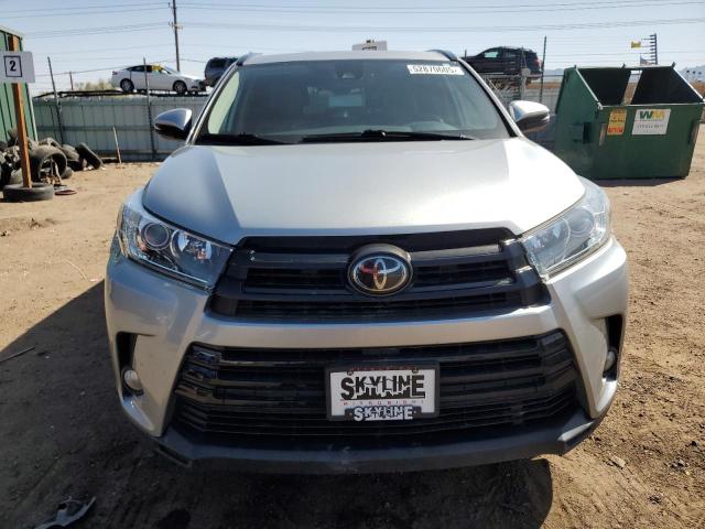  TOYOTA HIGHLANDER 2018 Srebrny