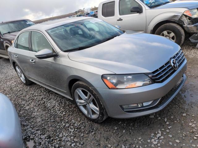 Sedans VOLKSWAGEN PASSAT 2012 Silver