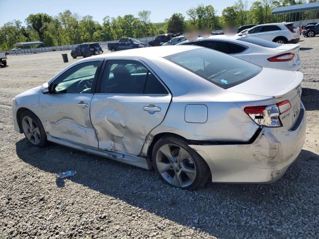 Седани TOYOTA CAMRY 2014 Сріблястий