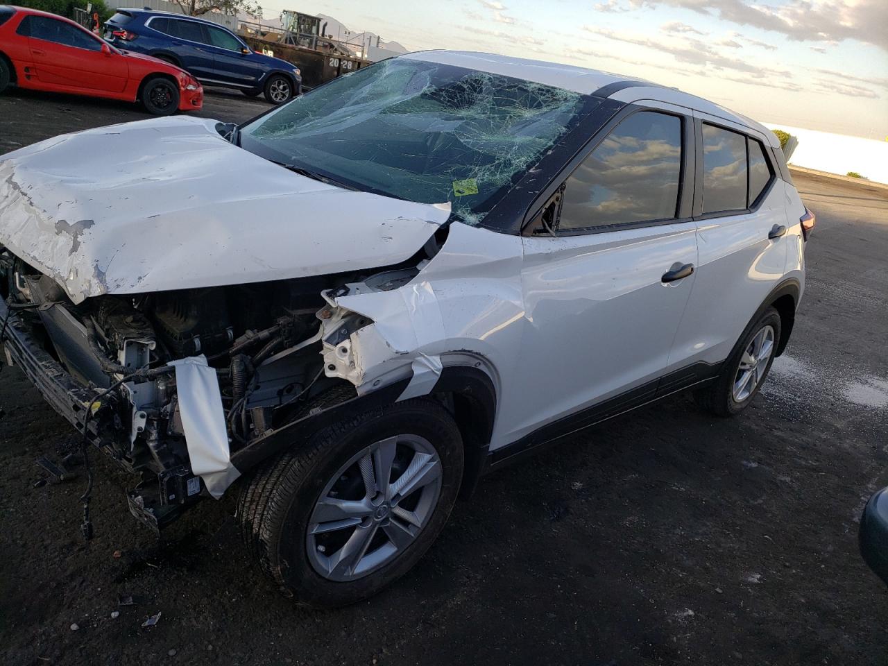569514 NISSAN KICKS Photo 1