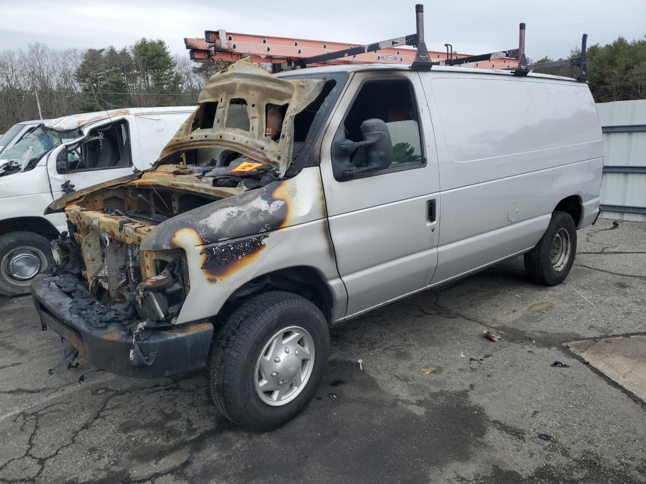 2014 Ford Econoline E250 Van იყიდება Exeter-ში, RI - Burn