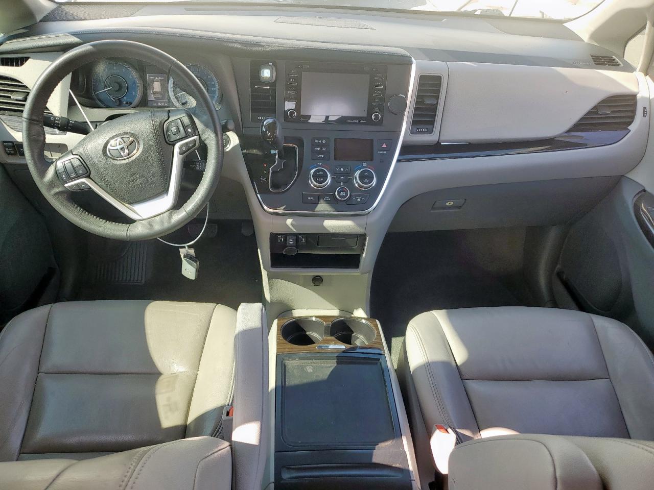 2018 Toyota Sienna Xle VIN: 5TDYZ3DC1JS920684 Lot: 52127035
