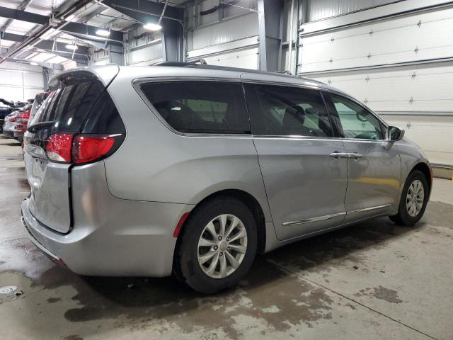 CHRYSLER PACIFICA 2017 Silver