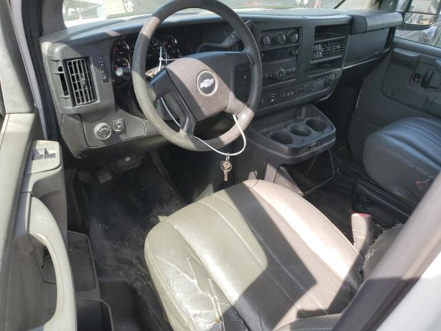 Minivans CHEVROLET EXPRESS 2012 Biały