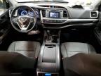 2017 Toyota Highlander Le   zu verkaufen in Milwaukee, WI - Front End