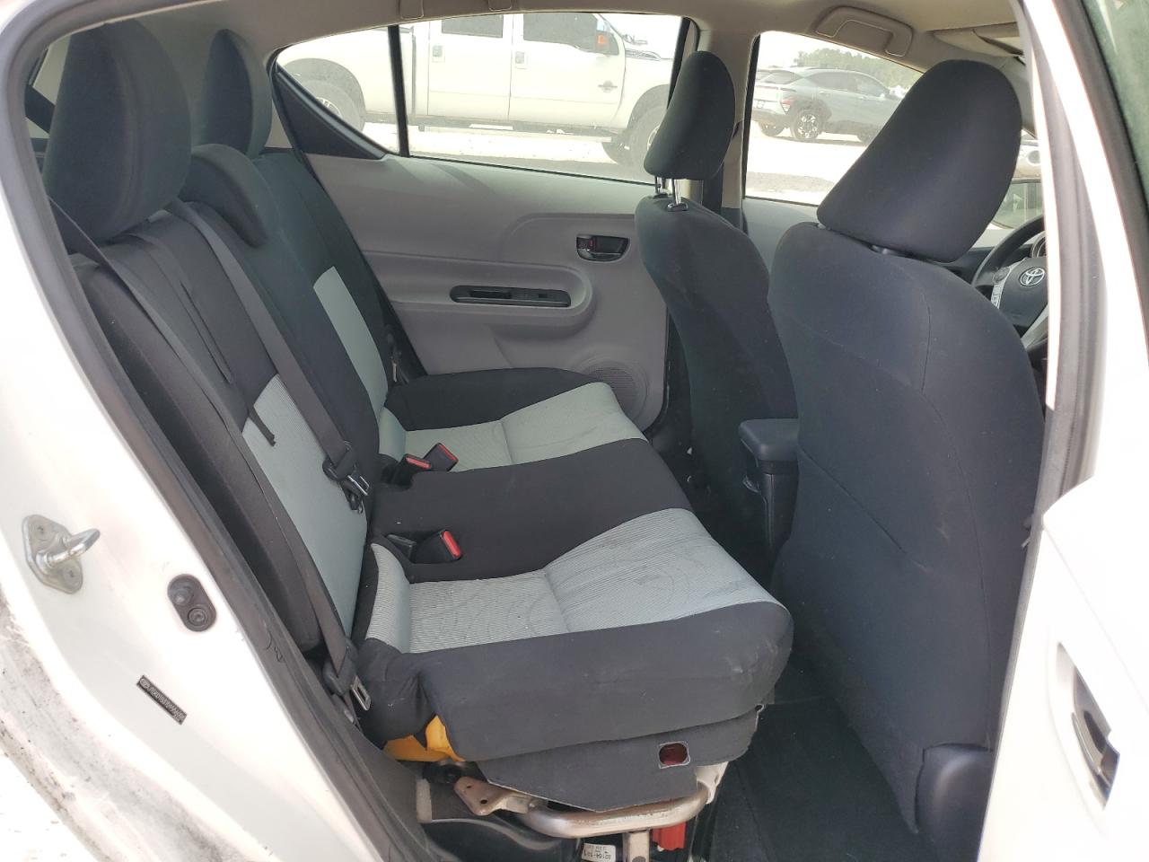 2013 Toyota Prius C VIN: JTDKDTB37D1556098 Lot: 53705235