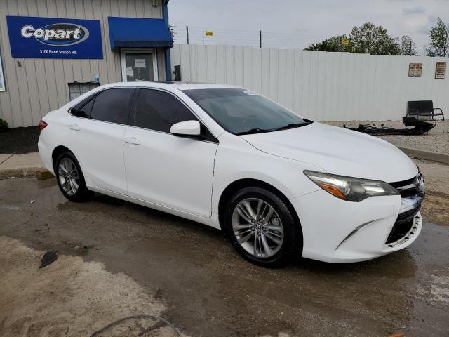  TOYOTA CAMRY 2016 Biały