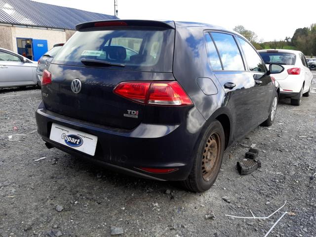 2013 VOLKSWAGEN GOLF S BLU