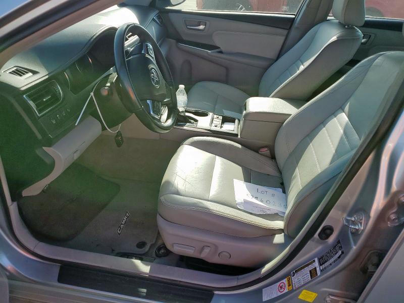 Седаны TOYOTA CAMRY 2016 Серебристый