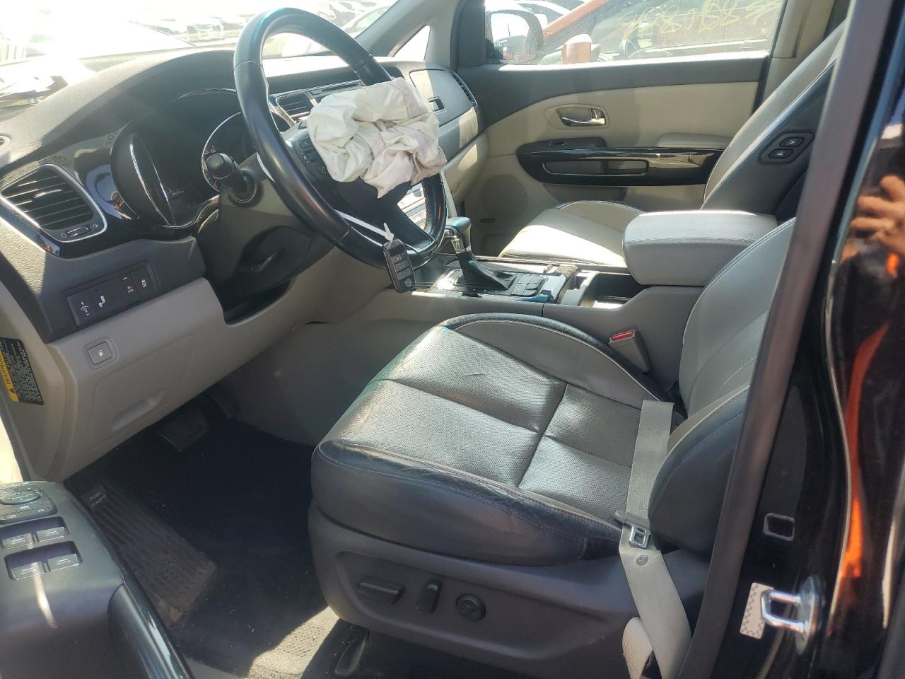 KNDMC5C18H6324381 2017 Kia Sedona Ex