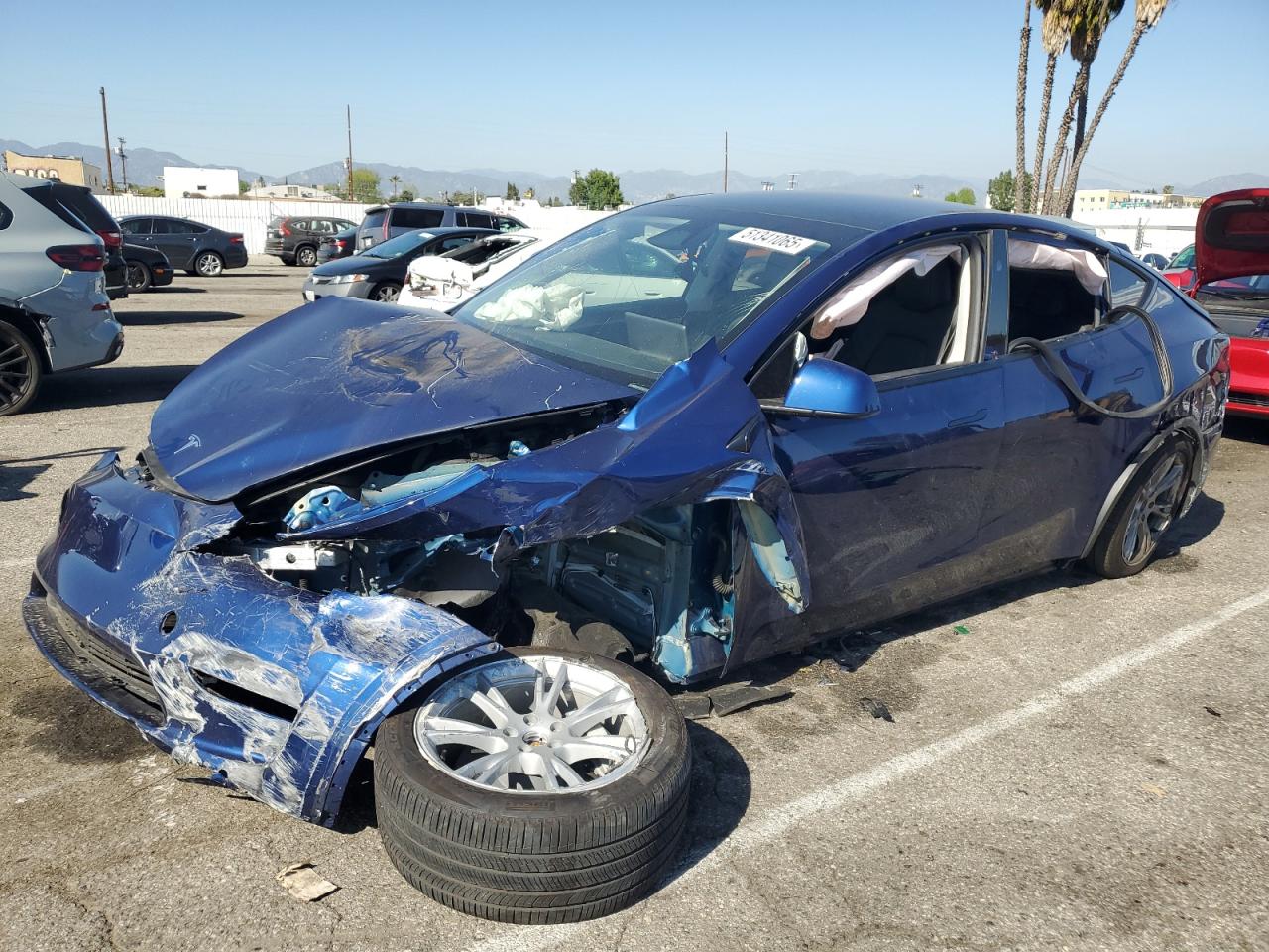 2024 Tesla Model Y იყიდება Van Nuys-ში, CA - All Over