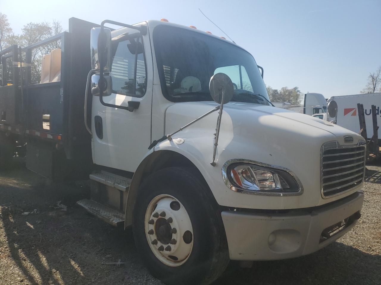 2014 Freightliner M2 106 Med Flatbed Truck იყიდება Waldorf-ში, MD - Side