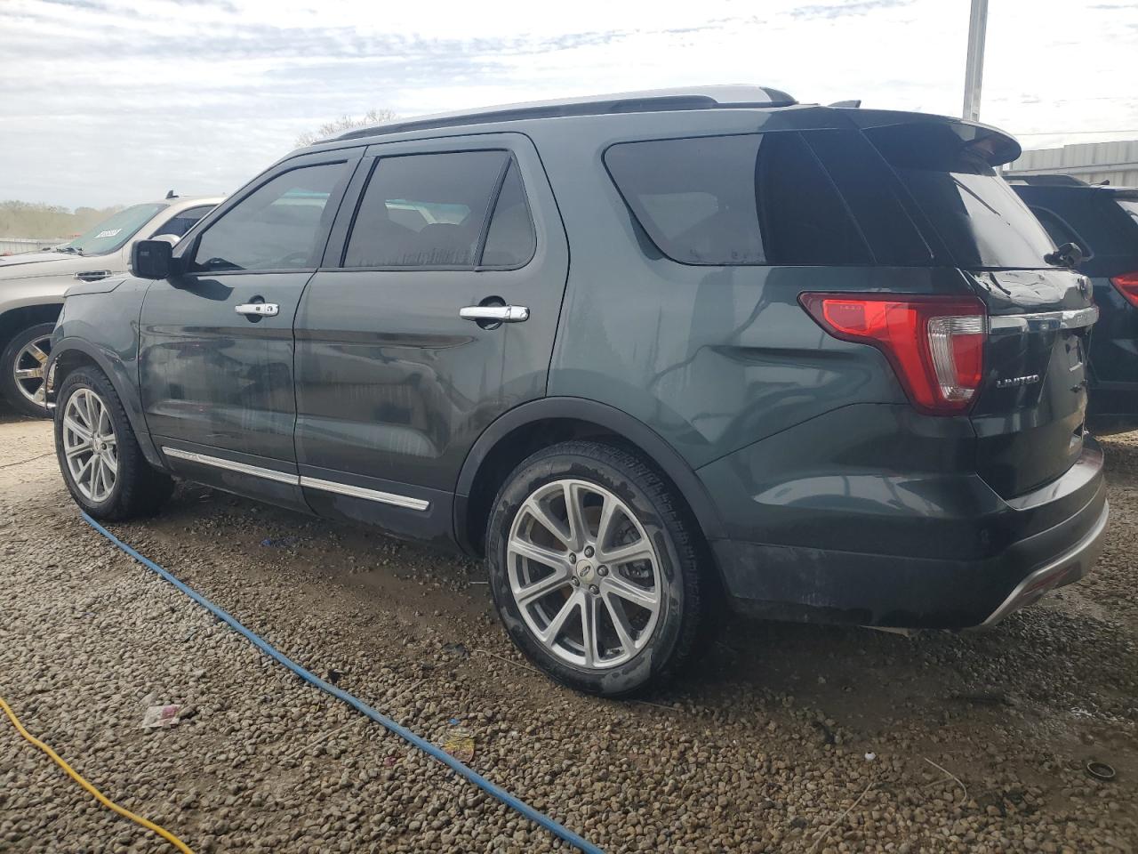 2016 Ford Explorer - Image 2