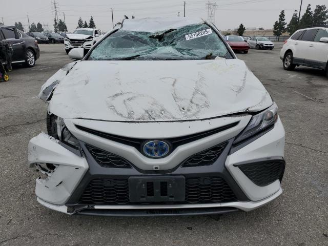  TOYOTA CAMRY 2023 Серебристый