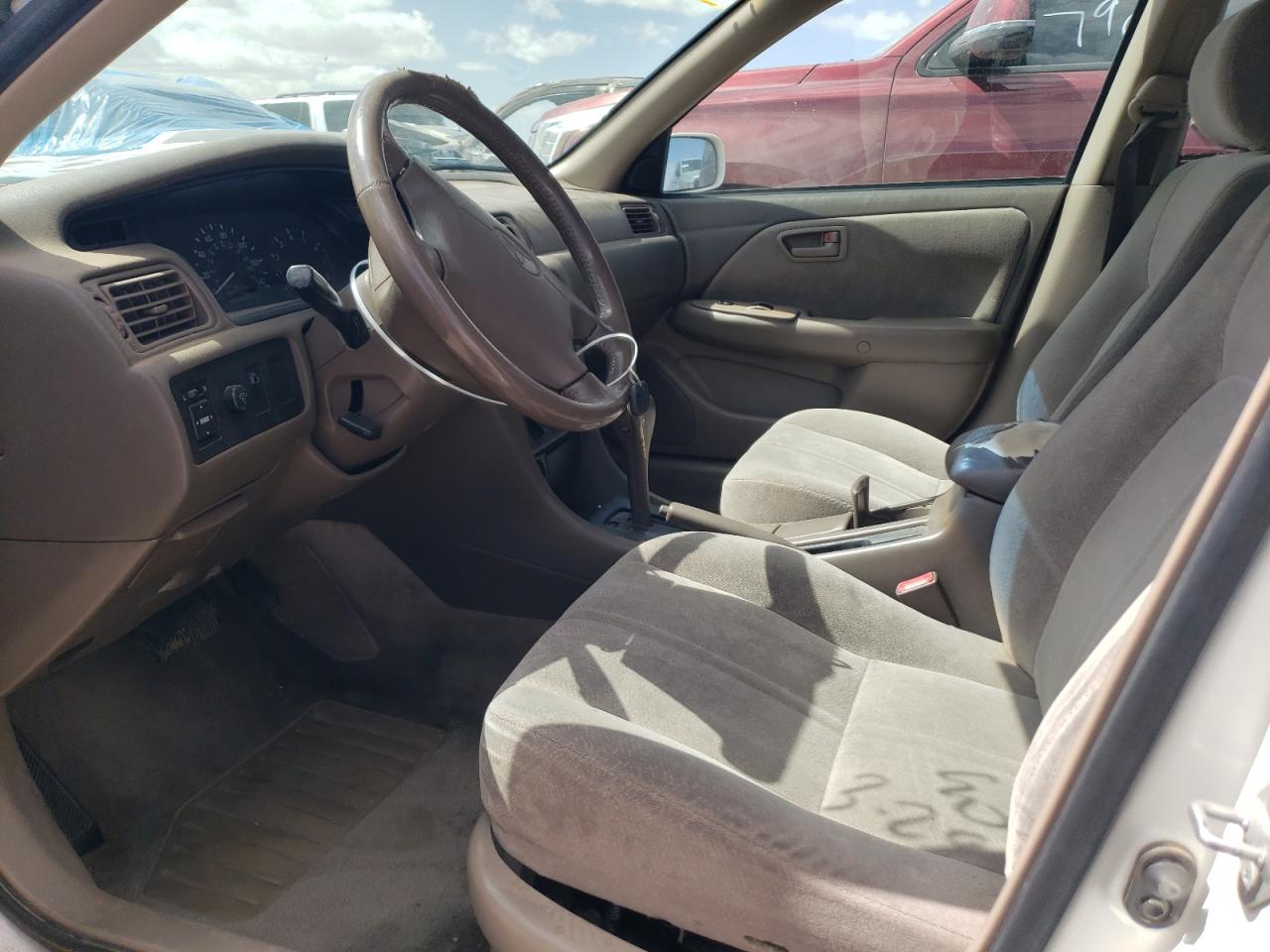 1999 Toyota Camry Le VIN: JT2BG22K4X0331939 Lot: 50726425