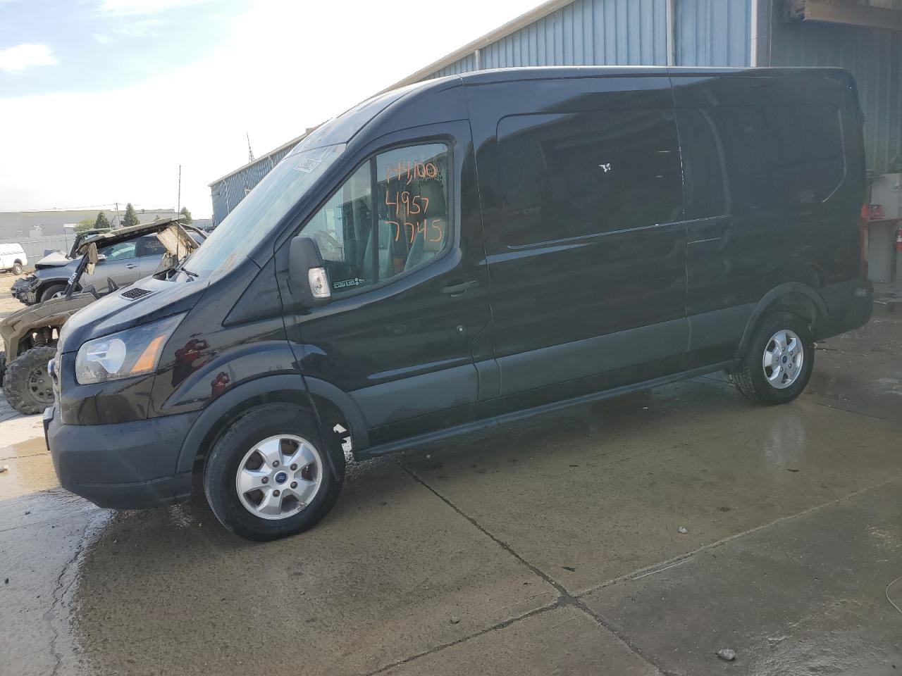 Eldridge, IA에서 판매 중인 2017 Ford Transit T-250 - Rear End