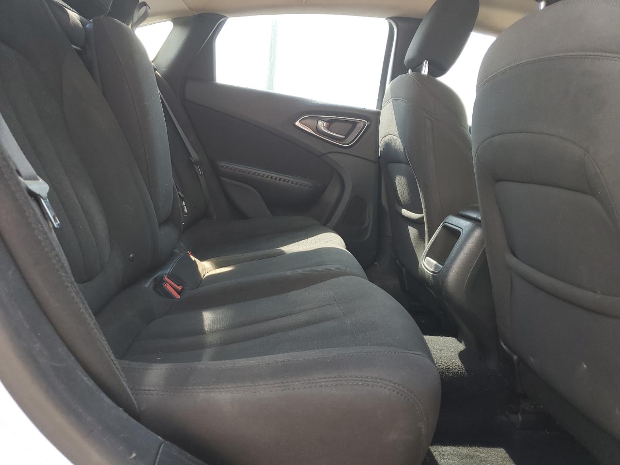 2015 Chrysler 200 Limited VIN: 1C3CCCABXFN676509 Lot: 54914655