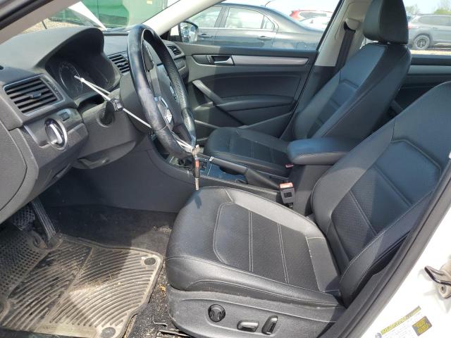 Седани VOLKSWAGEN PASSAT 2014 Білий