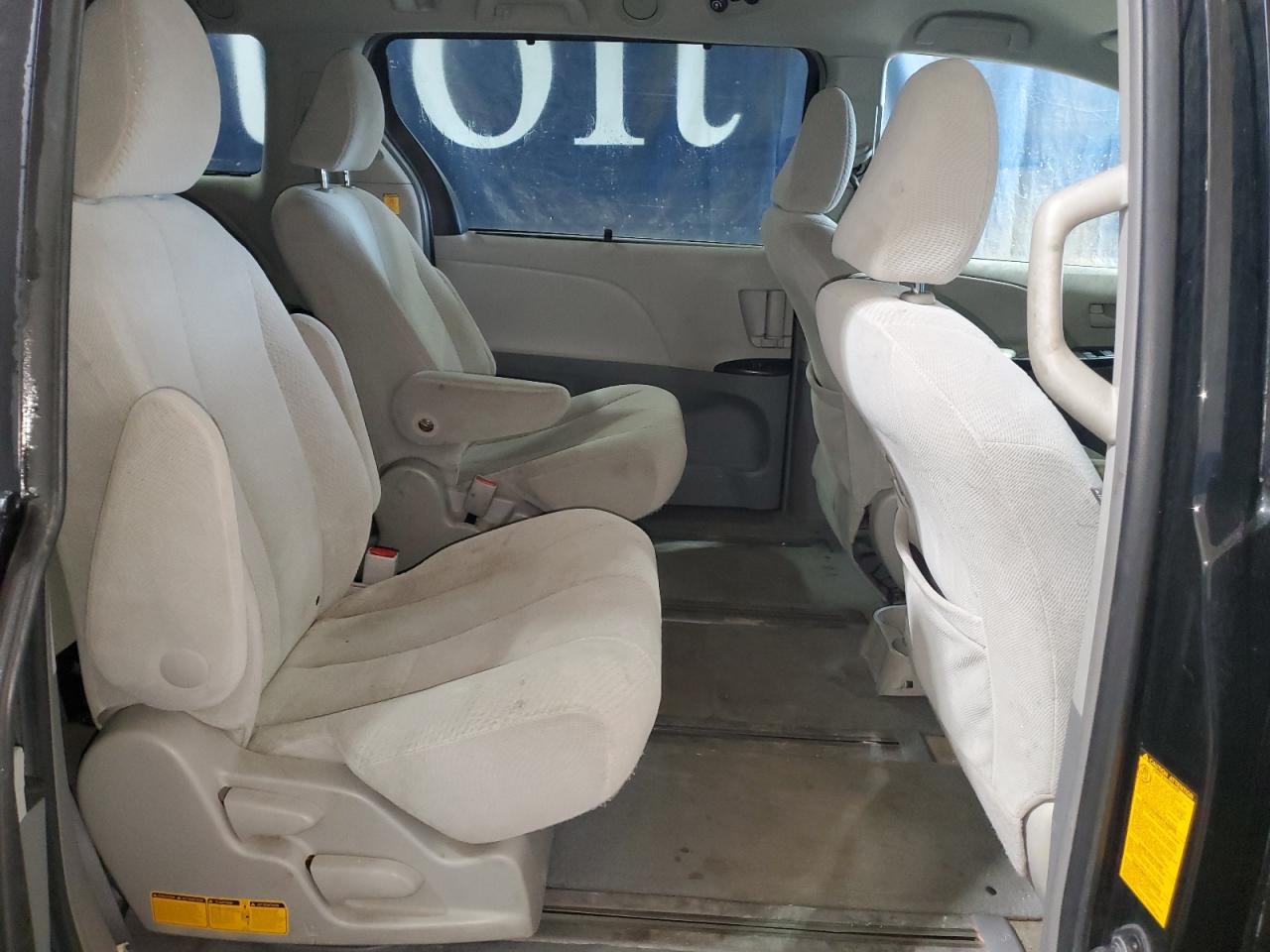 5TDJK3DCXBS026450 2011 Toyota Sienna Le