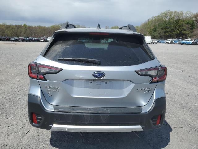  SUBARU OUTBACK 2021 Srebrny
