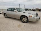 2010 Lincoln Town Car Signature Limited للبيع في Andrews، TX - Front End
