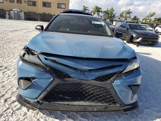  TOYOTA CAMRY 2022 Granatowy