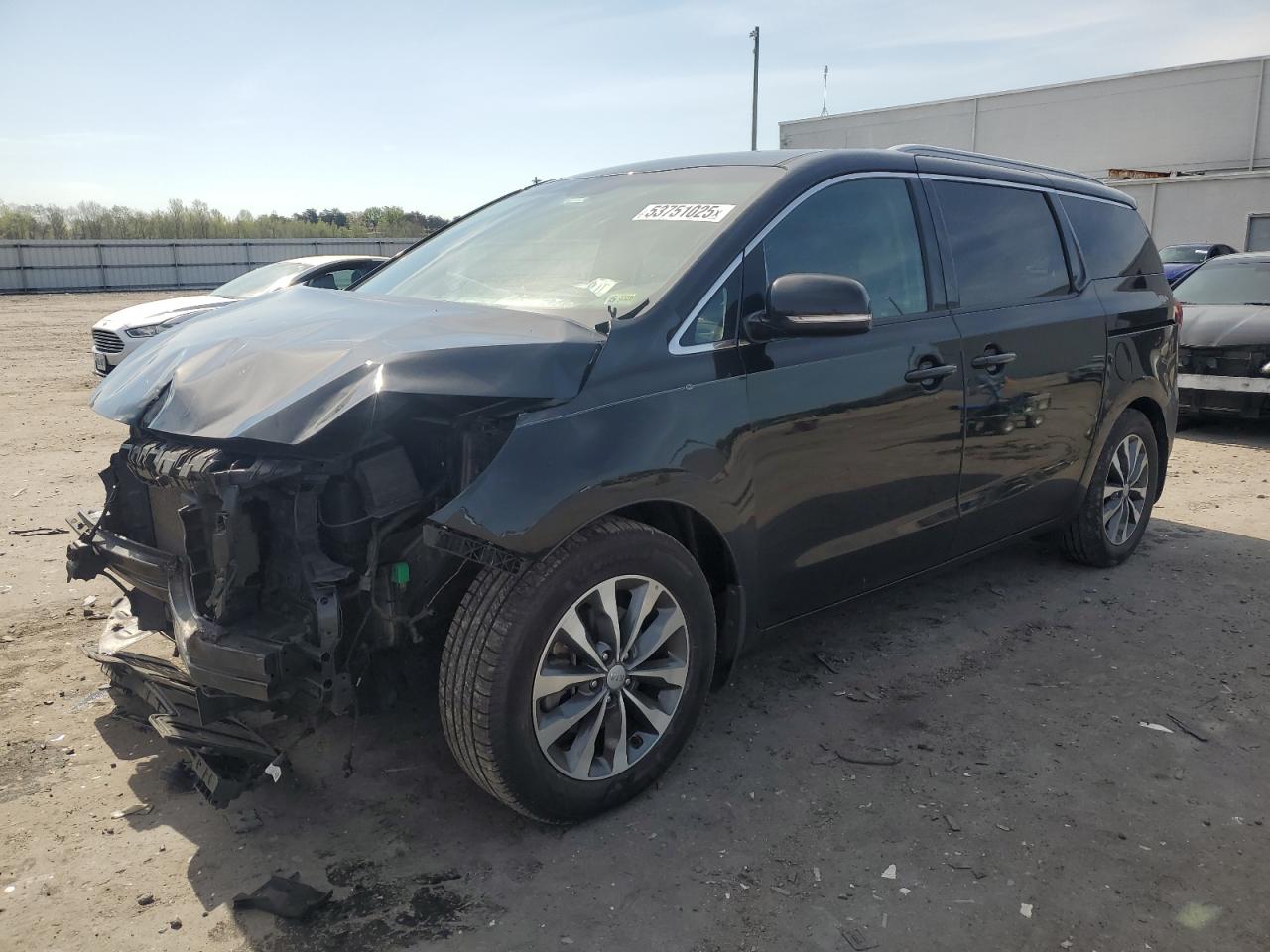 2017 Kia Sedona Ex for Sale in Fredericksburg, VA - Front End
